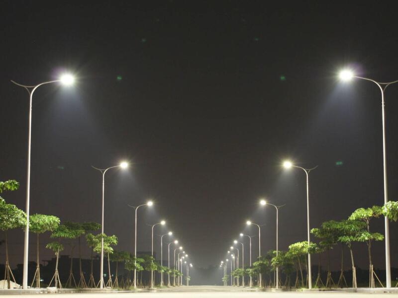 Comparação do custo de instalação de iluminação pública LED e iluminação pública tradicional